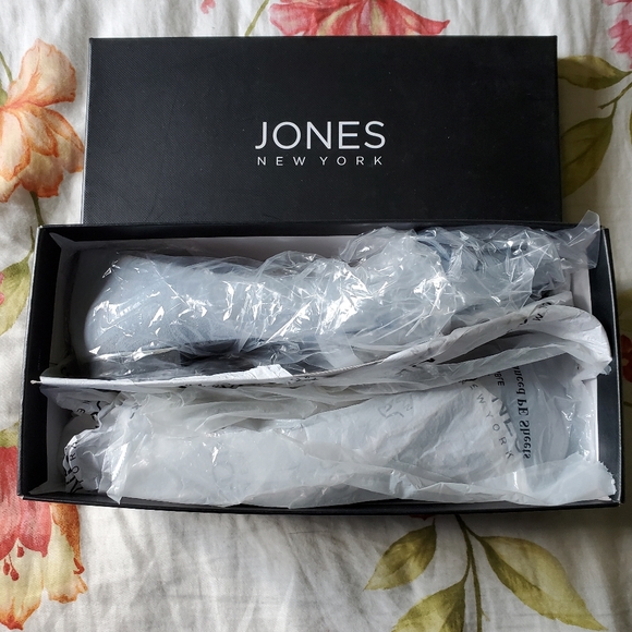 Jones New York Steff Kid Suede flats/loafers - Picture 5 of 13